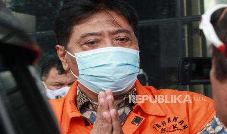 Terdakwa Direktur PT Dua Putera Perkasa Pratama (DPPP) Suharjito berjalan usai menjalani pemeriksaan di Gedung KPK, Jakarta, Rabu (24/3/2021). Terdakwa Suharjito diperiksa sebagai saksi dalam kasus dugaan suap terkait perizinan ekspor benih lobster. 