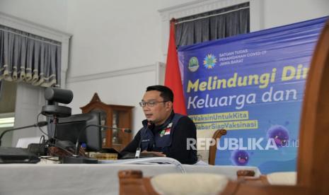 Gubernur Jawa Barat Ridwan Kamil (Emil)mengikuti Rapat Koordinasi Percepatan Pembangunan Infrastruktur Pengembangan Wilayah di Provinsi Jabar bersama Menteri Koordinator Bidang Kemaritiman dan Investasi RI Luhut Binsar Pandjaitan via konferensi video di Gedung Pakuan, Kota Bandung, pekan lalu.Dalam rapat koordinasi tersebut, Emil mendorong pemerintah pusat untuk menyusun Perpres tetang Percepatan Pembangunan Kawasan Cirebon-Patimban- Kertajati atau Kawasan Rebana Metropolitan.