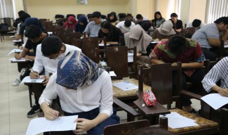 Kumpulan Terlengkap Soal dan Pembahasan UTUL UGM Paling Baru