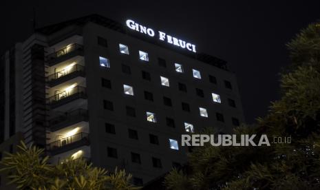 Suasana cahaya lampu dari kamar hotel yang membentuk simbol hati. Ilustrasi