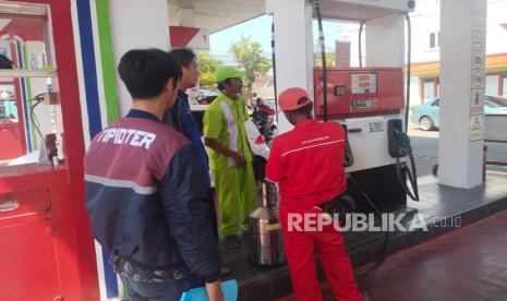 Unit Tipidter Satreskrim Polres Indramayu melakukan sidak di sejumlah SPBU di wilayah hukum Polres Indramayu, untuk mengantisipasi kemungkinan adanya kecurangan. 