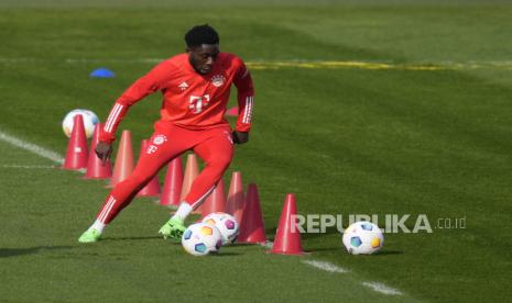 Pemain Bayern Munchen Alphonso Davies 