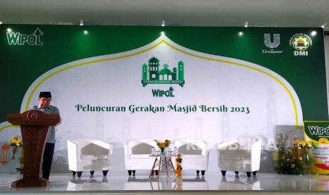 Ketua Dewan Masjid Indonesia (DMI) M Jusuf Kalla memberikan sambutan dalam kegiatan Peluncuran Gerakan Masjid Bersih (GMB) 2023 di Masjid Agung Sunda Kelapa, Rabu (15/3/2023).