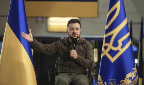 Presiden Ukraina Volodymyr Zelenskyy mengatakan 144 tentara kembali ke Ukraina dari tahanan Rusia.