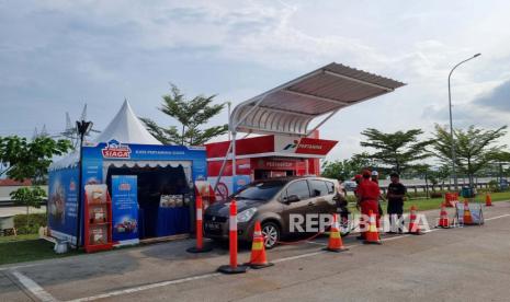 Pertamina mengoperasikan 12 SPBU Modular di sepanjang ruas tol jawa tengah untuk memecah penumpukan di Rest Area. 