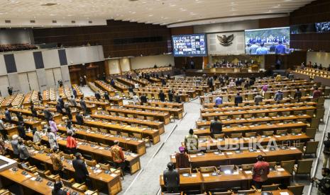 Suasanan Rapat Paripurna Pembukaan Masa Persidangan IV Tahun Sidang 2020-2021 di Kompleks Parlemen, Senayan, Jakarta, Senin (8/3). (ilustrasi)