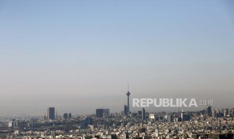 Pandangan umum ibu kota Teheran, Iran, 18 Januari 2022. Otoritas Iran telah mengembangkan kasus dugaan spionase yang melibatkan warga Prancis.