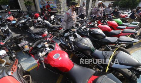 Polisi Sita 25 Motor Curian di Rumah Kontrakan Bekasi. Ilustrasi