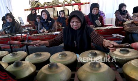 Gamelan dan angklung adalah dua jenis alat musik yang diyakini secara medis dapat memberikan efek positif bagi penanganan orang dengan demensia./ilustrasi