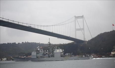 Amerika Serikat (AS) memberikan pemberitahuan diplomatik kepada Turki untuk mengirim dua kapal perangnya ke Laut Hitam melalui selat Bosphorus dan Dardanelles di Turki, menurut sumber diplomatik Turki pada Jumat (9/4).