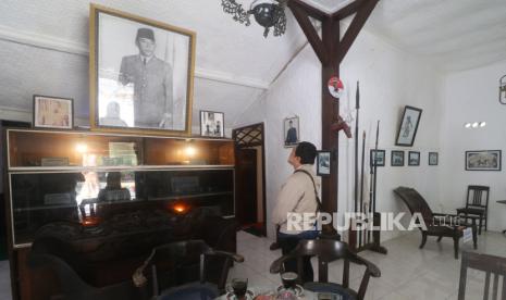 Putra Sang Fajar, Jejak Pemikiran yang Relevan di Tengah Gempuran Zaman