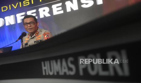 Enam Polda Jadi Prioritas Tangani Karhutla. Foto: Kadiv Humas Mabes Polri Irjen Pol Argo Yuwono menyampaikan keterangan terkait peristiwa bom Gereja Katedral Makassar di Mabes Polri, Jakarta, Ahad (28/3/2021). Pihak kepolisian menyatakan bom tersebut diduga merupakan bom bunuh diri yang dilakukan oleh dua orang terduga yang mengendarai motor. 