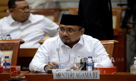 Menteri Agama Yaqut Cholil Qoumas saat rapat bersama Komisi VIII DPR di Kompleks Parlemen, Senayan, Jakarta Pusat.