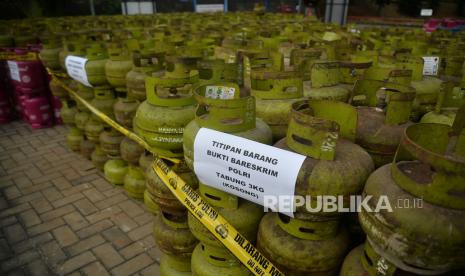 Satreskrim Polres Bondowoso membongkar kasus penipuan investasi jual beli gas LPG 3 kilogram dengan kerugian dari para korban yang mencapai Rp 20 miliar.