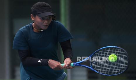 Petenis Novela Rezha jadi salah satu peserta yang sudah memastikan diri mengikuti Turnamen tenis internasional bertitel Rajawali Women’s Tennis Open 2022.