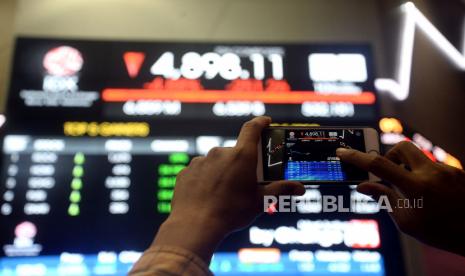 IHSG Rabu (23/9) ditutup melemah 16,14 poin atau 0,33 persen ke posisi 4.917,96. 