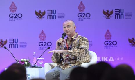 APAC Head Of Energy & Environment Policy Amazon Web Service Ken Haig menyampaikan materinya saat diskusi panel III State-Owned Enterprises (SOE) International Conference di Bali Nusa Dua Convention Center (BNDCC), Bali, Senin (17/10/2022). Diskusi panel III tersebut mengangkat tema Transisi Energi dan Pembangunan Hijau untuk Pertumbuhan Berkelanjutan. 