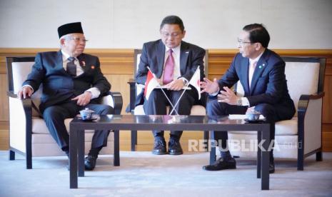 Wakil Presiden Maruf Amin melakukan pertemuan dengan Gubernur Kyoto, Takatoshi Nishiwaki, di Kyoto Guest House, Rabu (08/03/2023).Wakil Presiden Maruf Amin menyampaikan, karakter masyarakat Indonesia yang selalu mengedepankan tenggang rasa menjadi kunci kuatnya toleransi dan persatuan Indonesia di tengah keberagaman agama maupun suku.