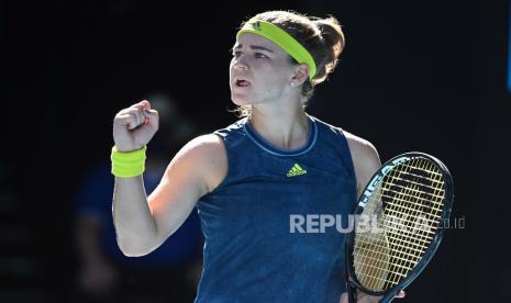  Reaksi Karolina Muchova dari Republik Ceko selama pertandingan semifinal tunggal putri melawan Jennifer Brady dari Amerika Serikat pada Hari ke 11 turnamen tenis Grand Slam Australia Terbuka di Melbourne Park di Melbourne, Australia, 18 Februari 2021.