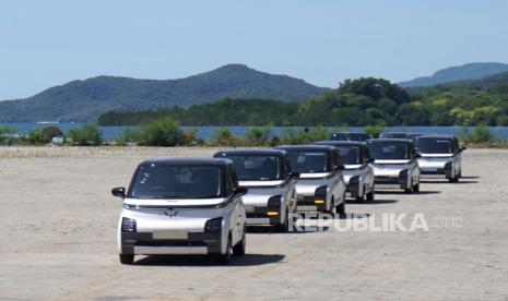 Sebanyak 50 unit Wuling Air ev tiba di Labuan Bajo, Nusa Tenggara Timur untuk mendukung mobilitas ramah lingkungan dalam gelaran Konferensi Tingkat Tinggi (KTT) ASEAN 2023 pada 9-11 Mei 2023. 