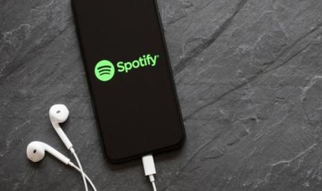 Cara Mengatasi Baterai iPhone Mudah Lowbat saat Membuka Aplikasi Spotify