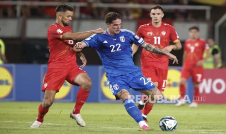 Nicolo Zaniolo (tengah) saat memperkuat timnas Italia.