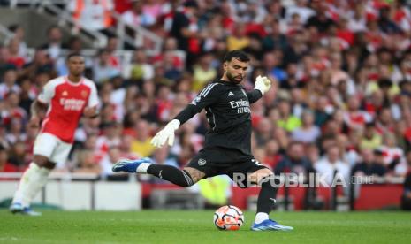 Kiper Arsenal David Raya yang jadi sorotan karena membuat blunder saat lawan Chelsea.