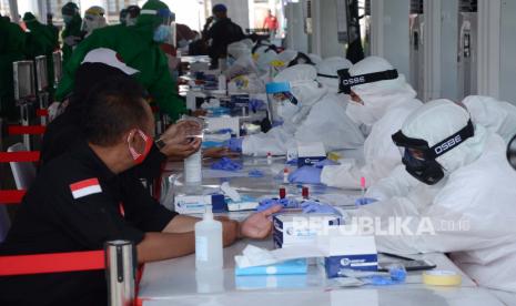 Rapid test dan swab massal (ilustrasi)