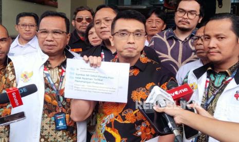 Juru Bicara Tim Pemenangan Nasional (TPN) Ganjar-Mahfud, Aiman Witjaksono memenuhi panggilan penyidik Polda Metro Jaya untuk menjalani pemeriksaan terkait dugaan Polri tidak netral pemilihan umum (Pemilu) 2024, Jumat (26/1/2024). 