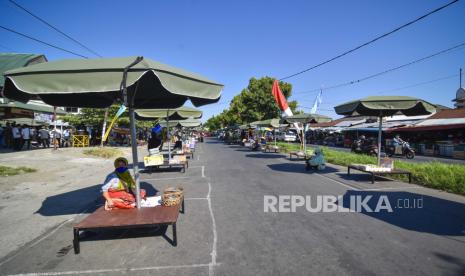 Pasar tradisional Mandalika Mataram.