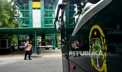 Gedung parkir vertikal baru di Balaikota Yogyakarta, Rabu (11/1). Gedung parkir hidrolik ini memiliki kapasitas 200 sepeda motor. Biaya pembuatan tempat parkir ini sebesar Rp 2,3 miliar. Rencananya tempat parkir ini akan digunakan pada Februari mendatang.