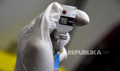 Ketua Satgas Covid-19 Ikatan Dokter Indonesia menyebut kemampuan vaksin Covid-19 Sinovac lawan varian corona baru B117 masih butuh penelitian.