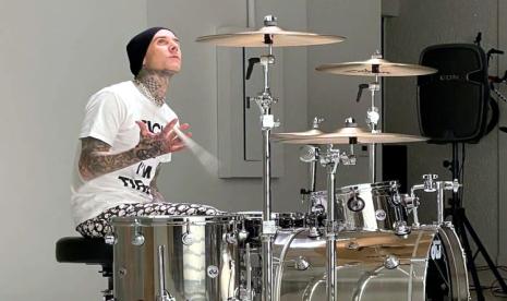 Materi Baru Blink-182, Travis Barker: 'One More Time Part 2' Untuk Kalian Semua