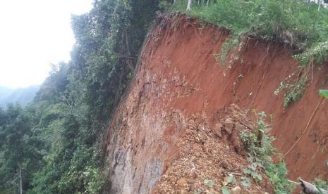  Tim SAR Temukan Korban Longsor Jayagiri dalam Keadaan Tewas