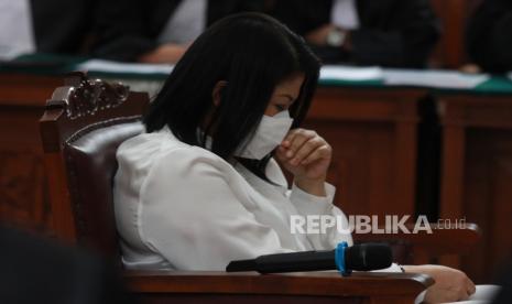 Terdakwa kasus pembunuhan Brigadir Yosua Hutabarat Putri Chandrawathi mengikuti sidang lanjutan di PN Jakarta Selatan, Jakarta.  