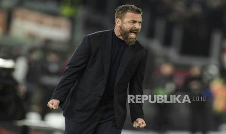 Pelatih AS Roma Daniele De Rossi. 