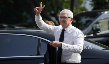 CEO Apple Tim Cook usai bertemu dengan Presiden Joko Widodo di Kompleks Istana Kepresidenan, Jakarta Pusat, Rabu (17/4/2024). 