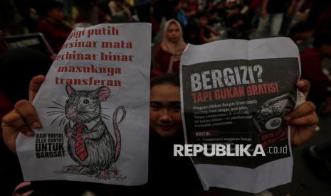 Aksi Mahasiswa di Patung Kuda: Kritik Tajam Kenaikan Harga Pertamax dan UU Polri