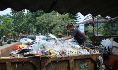 (ILUSTRASI) Kontainer sampah.