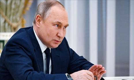 Putin mengatakan senjata nuklir hanya dapat digunakan jika Rusia diserang, dan dia tidak pernah mengancam akan menggunakan senjata nuklir di mana pun, termasuk di Ukraina.