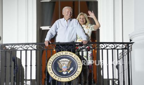 Presiden AS Joe Biden (kiri) dan ibu negara Dr. Jill Biden (kanan). 