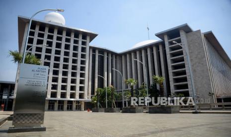 Suasana halaman Masjid Istiqlal Jakarta.