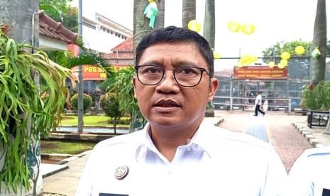 Kepala Rutan Kebonwaru Bandung Suparman menyampaikan keterangan tentang empat terpidana kasus pembunuhan Vina dan Rizky alias Eky dipindahkan dari Lapas Cirebon ke Rutan Kebonwaru Bandung, Rabu (22/5/2024). Mereka dipindahkan dengan alasan untuk kepentingan penyidikan Polda Jabar.  