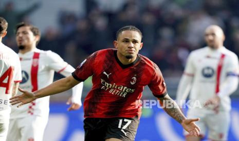 Pemain AC Milan Monza Noah Okafor 