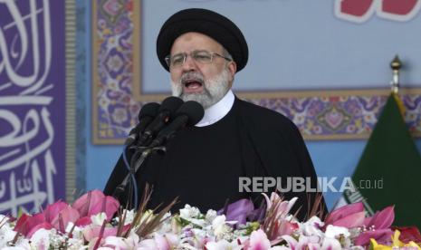 Presiden Iran Ebrahim Raisi memenuhi undangan Presiden Suriah Bashar al-Assad untuk mengunjungi negaranya. Raisi telah mendarat di Damaskus, Rabu (3/5/2023).