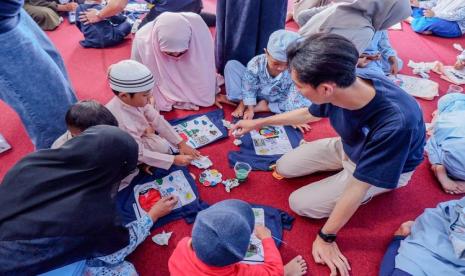 Hilangkan Dampak Negatif Pasca Gempa Sumedang Pada Anak, Dosen SBM ITB Gelar Trauma Healing