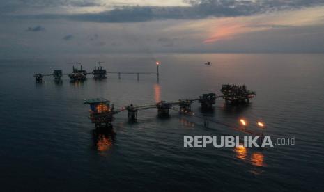 Produksi hulu migas PHE ONWJ lepas pantai utara Subang, Laut Jawa, Jawa Barat, Senin (3/4/2023). 