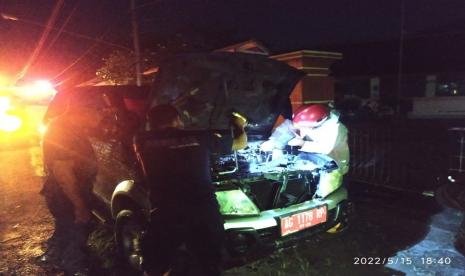 Dikemudikan Istri Sekretaris Dinas Perizinan Tulungagung, Mobil Dinas Terbakar