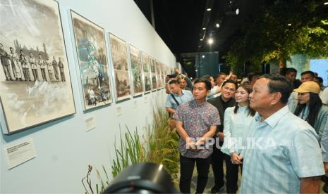 Erick Thohir bersama Pasangan capres-cawapres nomor urut 2, Prabowo Subianto dan Gibran Rakabuming Raka.