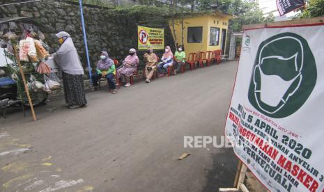 Ilustrasi kewajiban menggunakan masker.